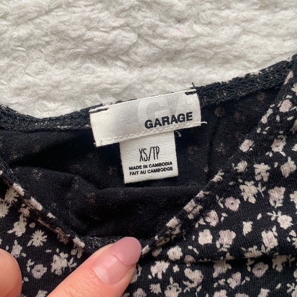 GARAGE black floral crop top - Picture 2 of 2